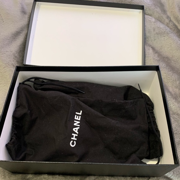 Chanel shoes - Picture 3 of 9